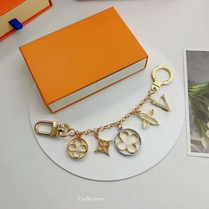 2023 Fashion Flower Design Keychain Charm Men and Women Party Couple Gift Key Ring Jewelry