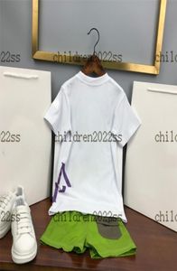 2022男の子スポーツスーツ新しいブランドキッズファッション服セットショーツ付きラウンドネックTシャツ