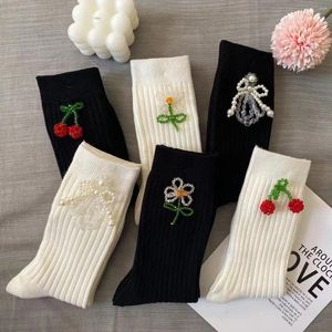 Women Socks Autumn Winter Flowers Pearl Jewelry Hand-sewn Wet With High Creative Christmas Gift K1041