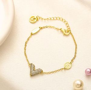 18K Gold Plated Chain Crystal Designer Bracelet Vintage Design Gold Plated Letter Bracelet New Girl Designer Brand Womens Jewelry