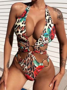 Kadın Mayo Seksi Tek Parça Mayo Kadın Leopard Derin V-Beeck Halter Mayo Sahibi Plaj Giyim Büyük Metal Yüzük Bikini 2024 Mujer