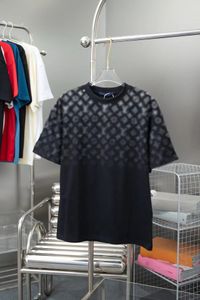 2024 Neues Designer-Poloshirt für Herren, Sommer-Brustbriefdruck, Luxus-Freizeitmode, reine Baumwolle, Design, High-End-Büro-Männer-T-Shirt, modisches Sommerkleid, S-XL