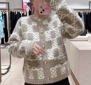 2024 Autumn/Winter New S-andro Retro Short Colored Checkered Jacquard Knitted Cardigan Coat for Women