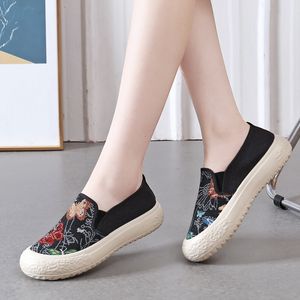 Womens Shoes Thick Sole Fishermans Casual Versatile Shallow Mouth Flat Sole One Step Lazy Trendy Shoe Fabric Summer Sneakers Ladies Trainers Loafers