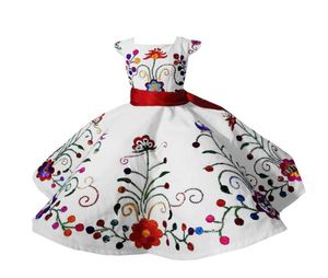 2022 Białe mexian dziewczęta sukienki konkursy Quinceanera Mini Ball Suknie Satynowe kwiaty haft haftowy 16 sukienki nastolatków 4645840