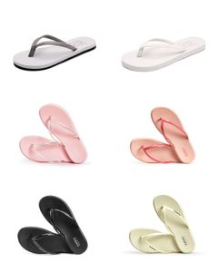 أحذية Gai Slippers و Footwear مصممة للنساء والرجال بالأبيض والأسود 94031