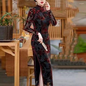 Dresses Casual 2024 Spring Retro Chinese Style Cheongsam Dress Gold Veet Elegant Mother Wedding Party High End Women's Long