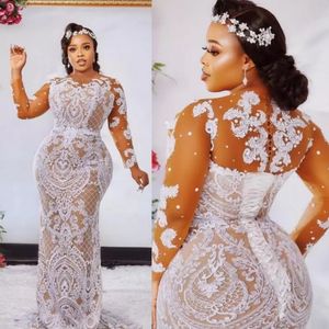 Aso Ebi Champagne Sirena Abiti da sposa Abiti da sposa Gioiello Collo Maniche lunghe Applicazioni di pizzo bianco Perline Corsetto Indietro Plus Size robe de