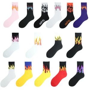 Party Favor Harajuku Style Flame Mid-Calf Cotton Socks Street Hip-Hop Skateboard Men and Women Sports Socks Chaussette Homme Socks for Meno 1Pairs = 2sts