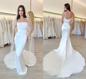 Eleganckie proste sukienki ślubne syreny w rozmiarze Plus do panny młodej bez ramiączki bez pleców Pleatę Court Train Bridal sukni