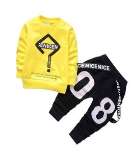 2020 Nya Spring Baby Boys Tracksuit Kids Long Sleeve Top Leisure Streamers Pants 2st Children Kläder Spädbarn Set Sport SuitsX103773770