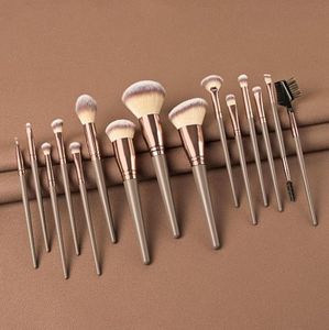 Makeup Brushes Custom Label Top Quality Set Foundation Powder Concealer Blandning Eyeliner Eyeshadow Coesmetic Brush Whole4743668