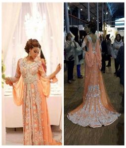 2019 ALINE LACE APPLIKES ARABIC Fashion Kaftan Evening Dresses Long Robe Caftan Silver Pärled Shiny Caftan Backless Robe Prom PA6654956