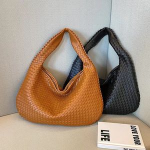 borsa tote borsa firmata borsa da pendolarismo alla moda borsa in tessuto di fascia alta per le donne versatile borsa a spalla singola sotto le ascelle borsa a mezzaluna di vendita calda di nicchia