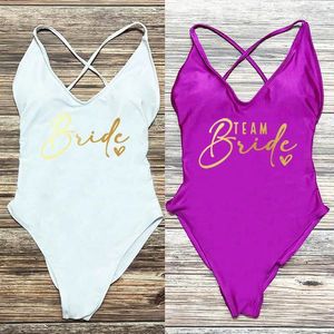 Kvinnors badkläder Team Bride Love Bikini 2024 Kvinnor Sexig bodysuit en stycke baddräkt Bachelor Party Swimming Beachwear Femme