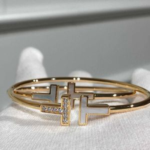 Fashion designer 18k V-gold Double-t Bracelet for women S925 sterling silver Rose Gold Semi-diamond Semi-fritillary Certificate Fritillary Elastic Bracelet 2024