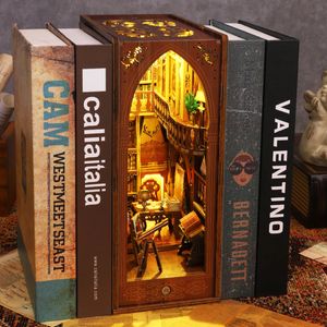 DIY Miniature Doll House Book Corner Set 3D Trästångshylla Insert Decoration With Sensor Light Creative Bookend Gift 240301