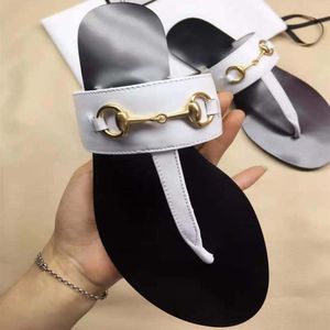 Sandali sandali designer di lusso pantofole donne estate nuove scarpe a fibbia dorata a femelli tacchi piatti casuali da donna scarpe da spiaggia all'aperto taglia 35-42 01