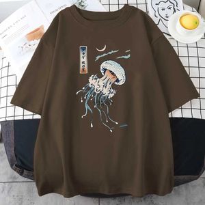 メンズTシャツ水泳カラフルなクラゲプリントマンコットンTシャツ日本カジュアル半袖特大のクルーネック服ファッションメンズトップス