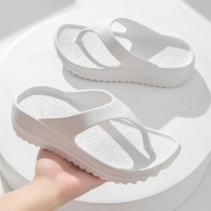 Thick-soled flip-flops for women, fashionable sandals for outer wear, soft-soled anti-slip beach shoes, trendy