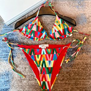 Kvinnors designer baddräkter färgade sommar sexig kvinna bikinis modebrev tryckning badkläder högkvalitativ dam baddräkter s-xl bra