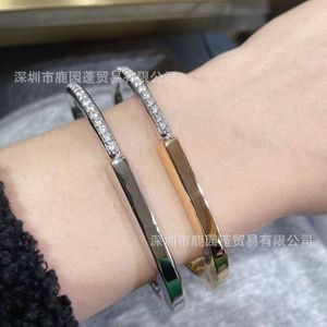 سلسلة العلامة التجارية الأصلية TFF Lock Series Bracelet Diamond مع رجال للنساء مفتوحة 18K Rose Gold Head على شكل حرف U 1 WQ1T