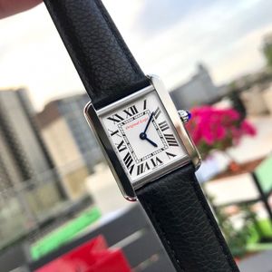 Vendita calda Montre Luxe Original Tank Solo Coppia Orologio quadrante bianco Movimento donna Designer Orologi Cinturino in pelle di alta qualità Orologio da uomo di lusso Dhgate Nuovo