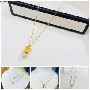 Fashion Necklace Designer Pearl Pendant Gift High Quality Love Jewelry Simple Style Womens Long Chain Gold Family Diamond Necklace