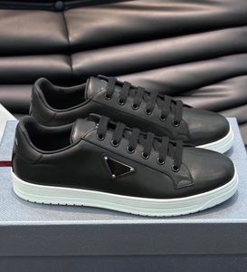 Berömda varumärken Män borstade läder sneakers skor kontrasterande färgad sidor rand utomhus tränare skor livsstil casual promenad eu38-46 originallåda