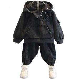 Pojkar Autumn Clothing Set Childrens Kläder stiliga och fashionabla höstpojkar och spädbarn vår och höststil västerländsk stil explosiv gata