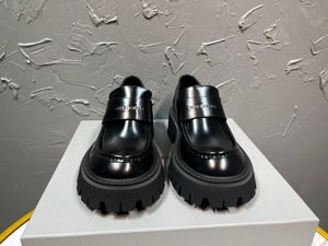 2024 Våren stor nyaste ankomst herr designer lyxiga riktiga läder loafers skor ~ toppar mens nya designer loafers skor eu storlek 38-46