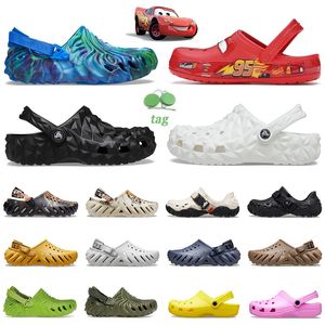 Designer-Sandalen, Autos, Slides, berühmte Damen, Herren, bunte Schuhe, Beleuchtung, Plateau-Hausschuhe, Echo-Slipper, dreifache schwarze weiße Sandalen-Charms M4–M11