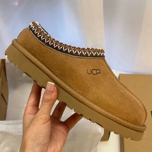 مصمم نساء Tazz Slippers Slies Slides الكلاسيكية Ultra Mini Platform Snow Boot Tasman Slip-On Les Petites Suede Wool Blend Comfort Winter Winter Booties 35-43