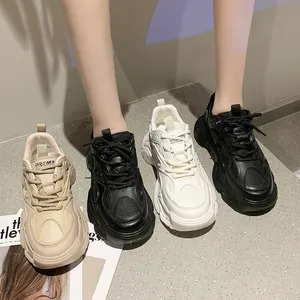 Par pappa skor enkel plattform chunky sneakers kil för kvinnors avslappnade skor andas mesh Sommarsport som löpar sko lättvikt tenis feminino spets upp A008