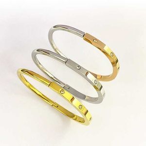 Gioielli a basso prezzo caldo coreano inciso oro 18 carati acciaio al titanio da donna tiffay 6 diamanti nuovo braccialetto W2F7