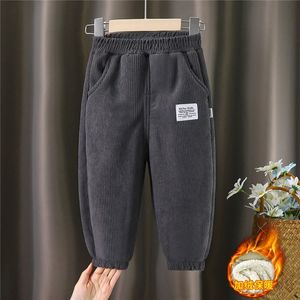 冬の男の子暖かいズボンビッグキッズシックプラスベルベットズボンの子供パッド入りコットンロングパンツ秋のカジュアルスポーツパンツ2-12y 240223