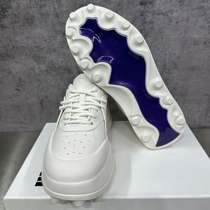 Women Designer Outdoor Sports Waterproof Anti-Scid Casual Training Shoes 1994js Senaste Ord Par Style Logo präglade spetsar upp runda huvudfotbollsneakers