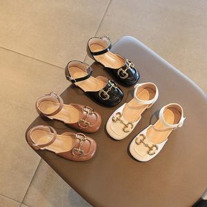 Girls Summer Sandals Metal Chain Cover Toe Pu Leather Three Color Girls Mary Janes Elegant Summer 26-35 Fashion Kids Shoes 240220