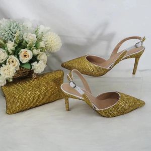 Sandaler Kvinnor Summer Arrival Point Toe Wedding Shoes and Bag Set Bridal Gold Thin Heels 9cm Slingbacks Pumpar