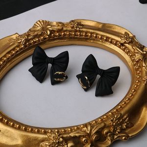 Retro Brand Retro Bowknot Stud Earring Letters Letters Girls brincar