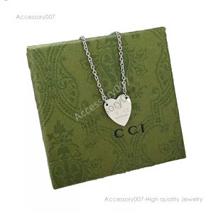 designer jewelry necklaceBrand Designfor Women Sier Necklaces Vintage Design Gift Long Love Couple Family Jewelry Necklace Celtic Style Letter Chain