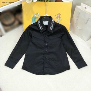 新しいチャイルドシャツソリッドカラーベビー長袖ラペルシャツサイズ100-160 cmキッズデザイナー服刺繍ロゴガールズボーイズブラウス24マメ