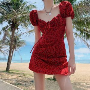 Abito mini abito donna temperamento leopardo rosso manica a sbuffo colletto quadrato francese per il tempo libero Femme Vestido Streetwear vacanza vestito estivo sexy