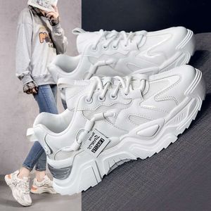 Womens and Dads 2024 Spring Autumn Nuovo versatile Instagram Trendy Sole Sole Scherine Casuali Sports White Sports 62110 12503