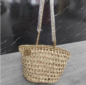 Berühmte Tasche Raffia gewebte Tasche Mini-Umhängetasche Charm-Klappe übergroße Magnetschnalle Handtasche Umhängetasche Damen Sommer Strohtasche Geldbörse A2