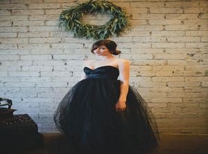 Säljer Fashion Junior Bridesmaid Dresses Satin Sweetheart med Tulle Black Bridesmaid Dress Ball klänning Ankellängd blixtlås BA9821960