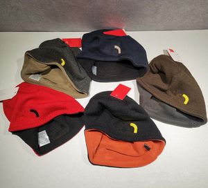 Unisex Beanies Tersinable Örme Şapkalar Kış Polar Kafatası Kapakları Bonnet Çift Kıyafetli Giyim Parti Şapkası Moda Mektubu Erkek Kadınlar 3548613