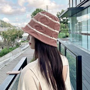 Berets Women Autumn Winter Knitted Striped Bucket Hat Lady Soft All-match Cold Weather Keep Warm Casual Outdoor Fishing Cap Accessories