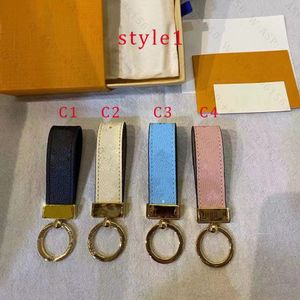 High Quality key chain with box Luxury Accessories Buckle lovers Car Keychain Handmade Designer Leather Keychains Men Women Bags P255g