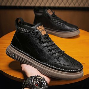 Erkek Ayakkabı Bahar 2024 Yeni Yüksek Üstü Siyah Deri Ayakkabılar Kore Baskı Modaya Modeli Çok Yönlü Ayakkabılar Erkek Günlük Tırmanış Ayakkabıları